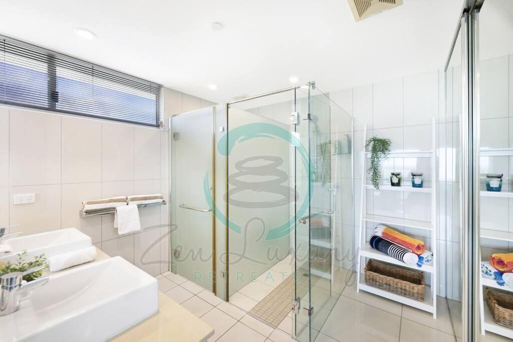 Zen Sea Breeze - Darwin's Premier Family Apartment